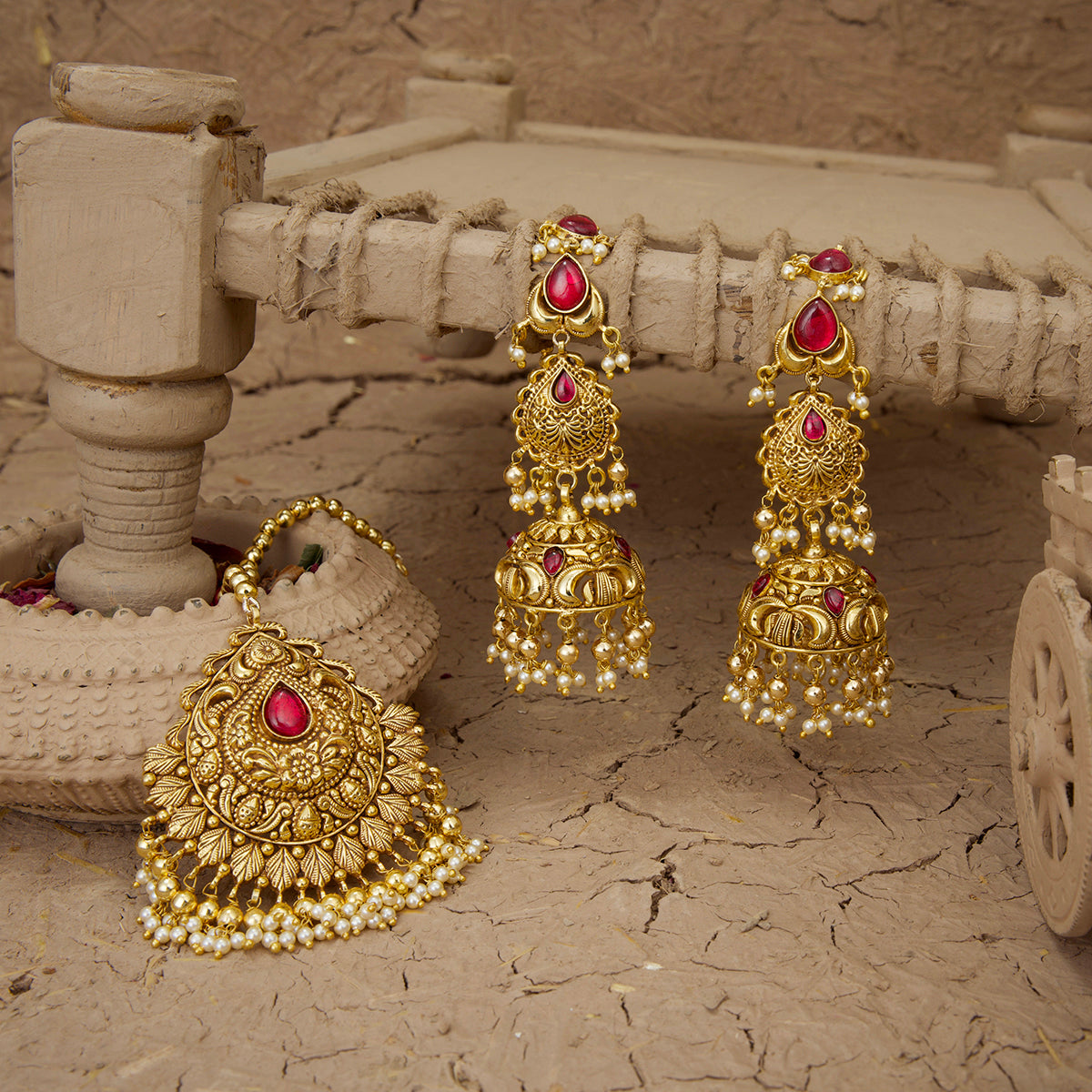 Ambra  Necklace Earrings Tikka Handcrafted Gold Plated