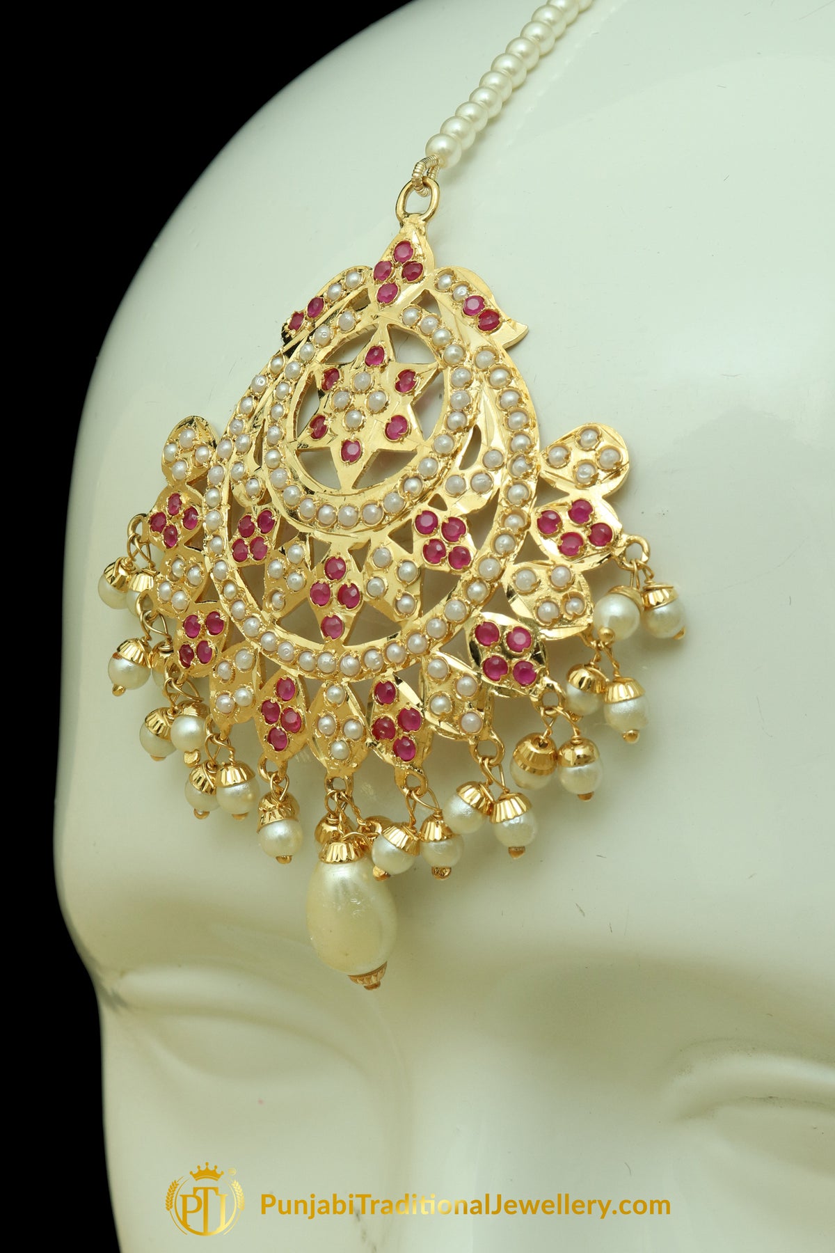 Red Jadau Pearl Earring Tikka Set By Punjabi Traditional Jewellery