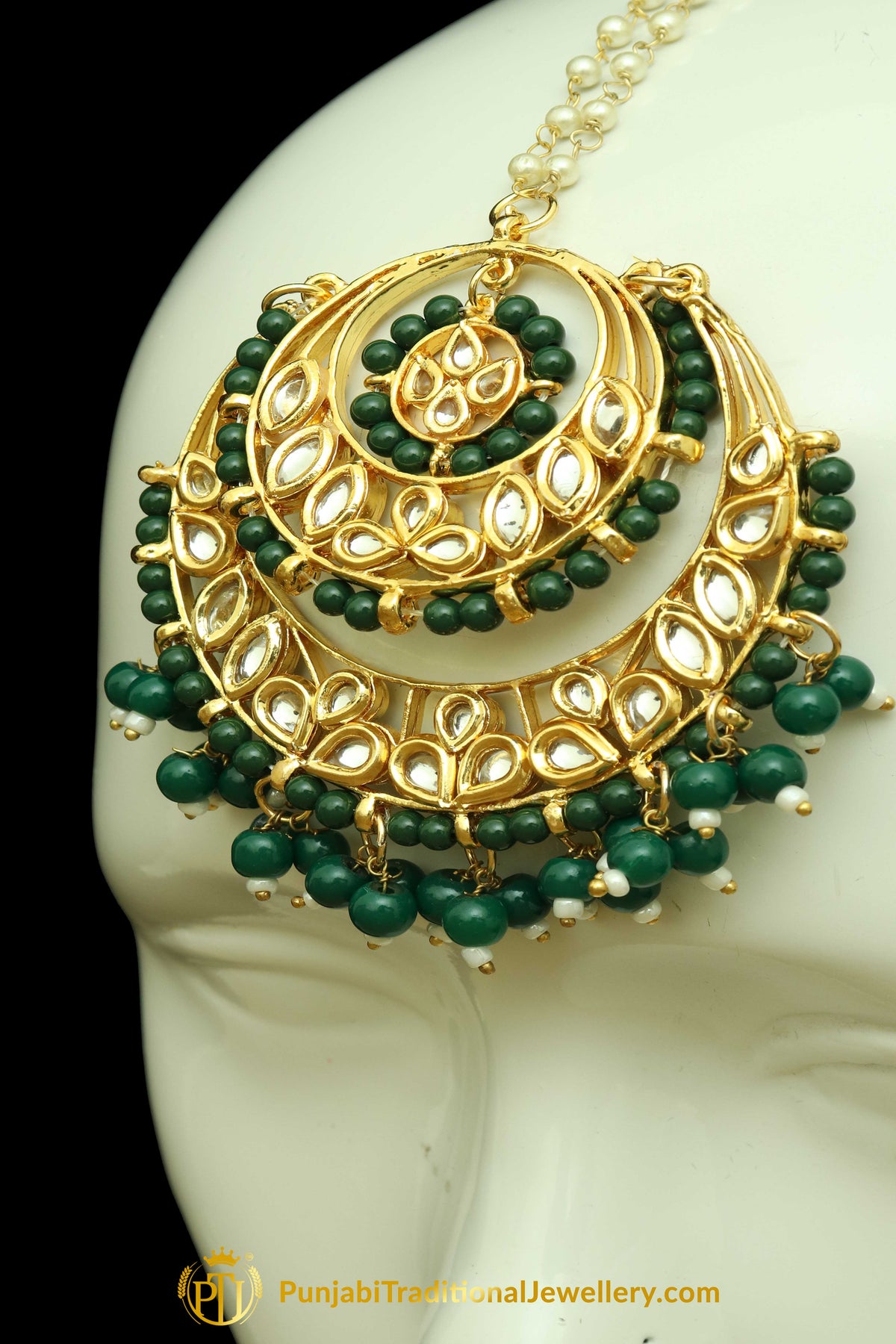 Green Kundan Earring Tikka Set By Punjabi Traditional Jewellery
