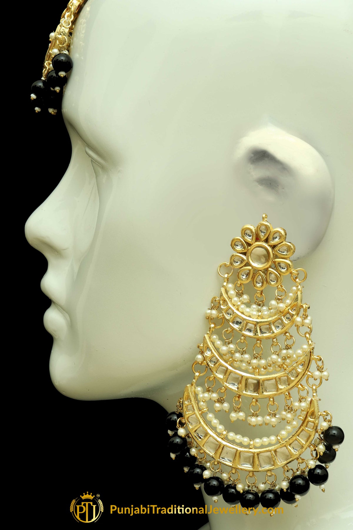 Black Kundan Earring Tikka Set By Punjabi Traditional Jewellery