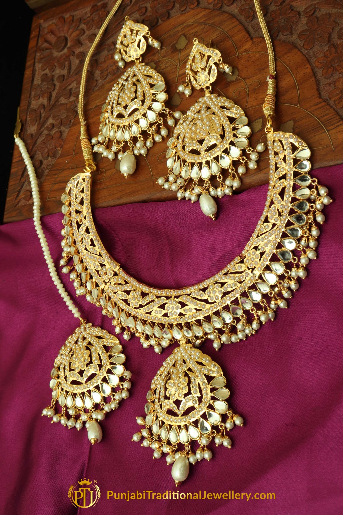 Golden Kundan & Jadau Necklace Set By Punjabi Traditional Jewellery