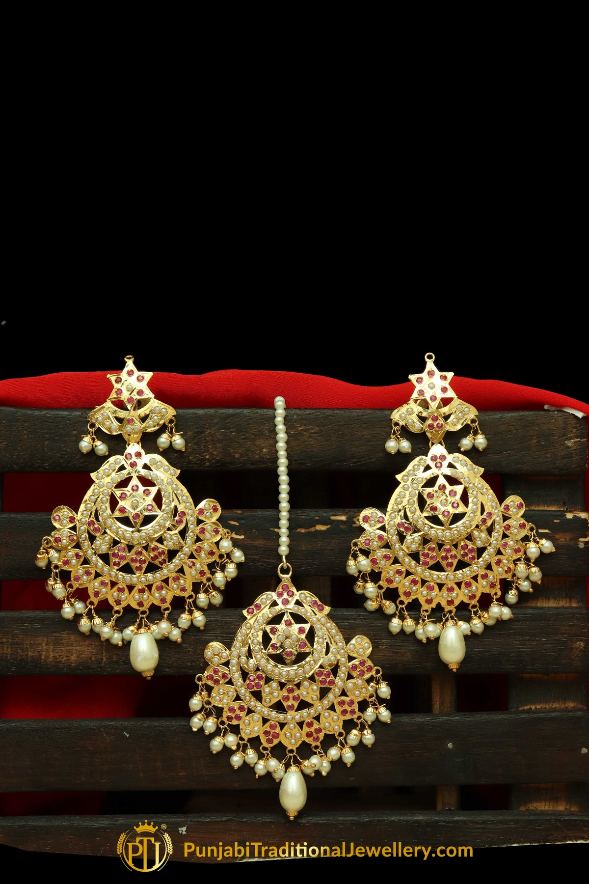 Red Jadau Pearl Earring Tikka Set By Punjabi Traditional Jewellery