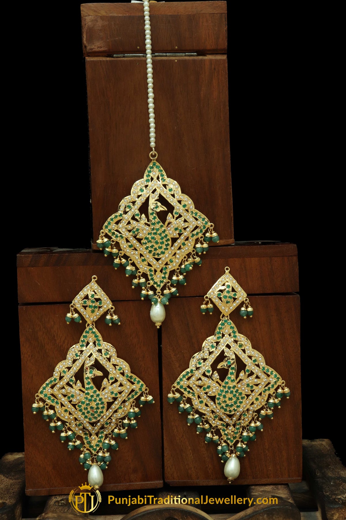 Green Jadau Pearl Earring Tikka Set By Punjabi Traditional Jewellery