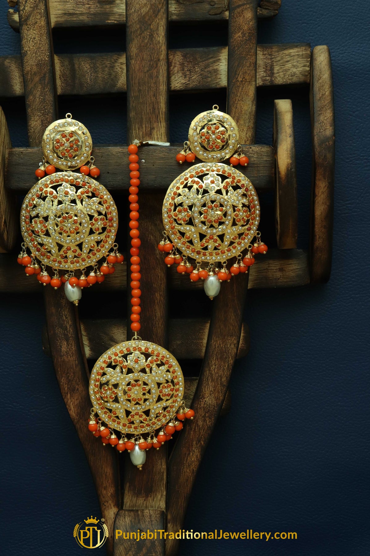 Orange Jadau Pearl Earring Tikka Set By Punjabi Traditional Jewellery
