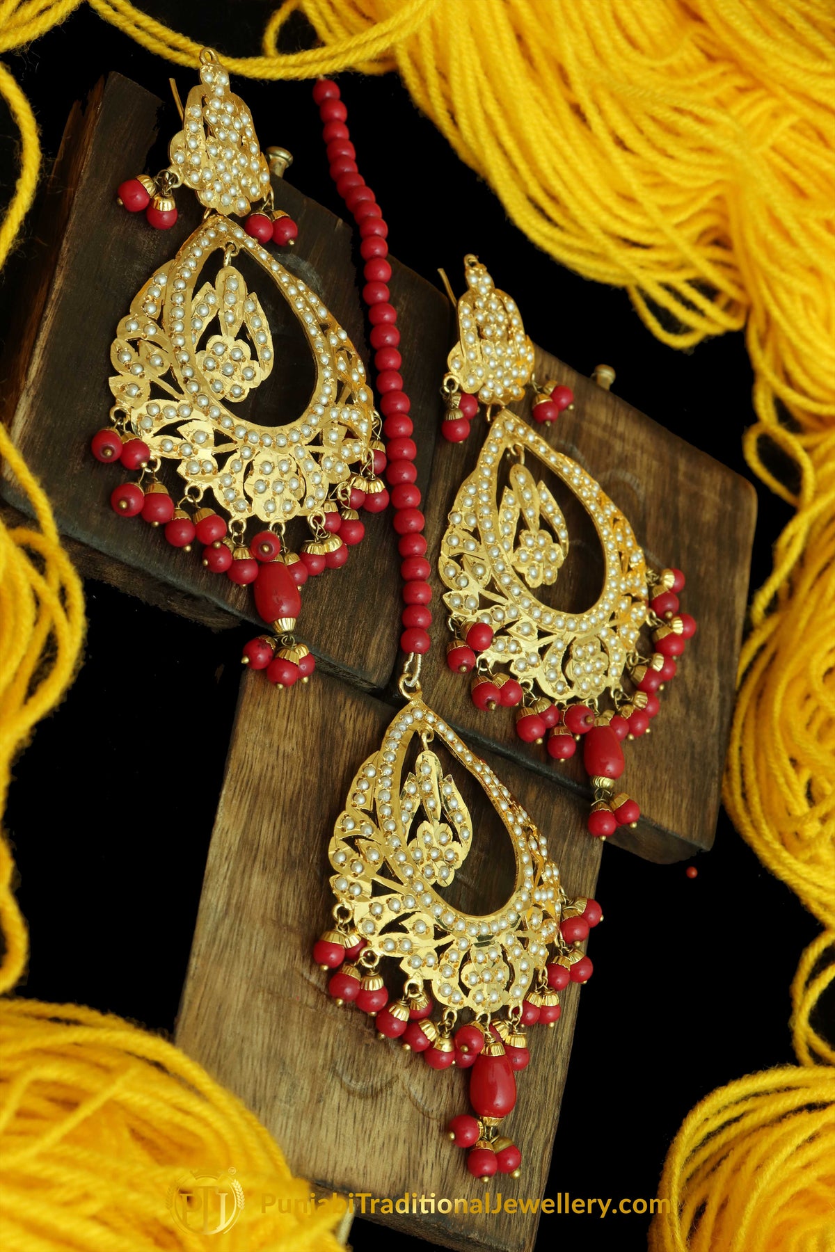 Red Jadau Pearl Earring Tikka Set By Punjabi Traditional Jewellery