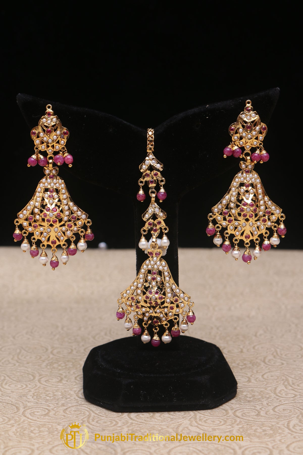 Pink Jadau Pearl Earring Tikka Set By Punjabi Traditional Jewellery