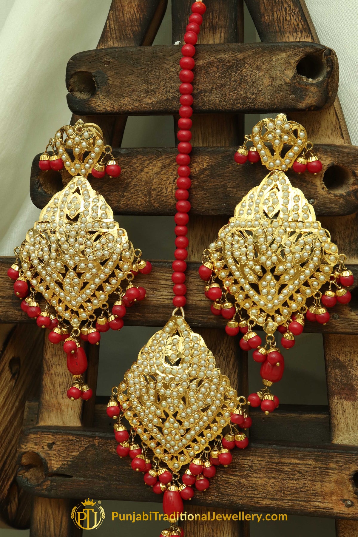 Red Jadau Pearl Earring Tikka Set By Punjabi Traditional Jewellery