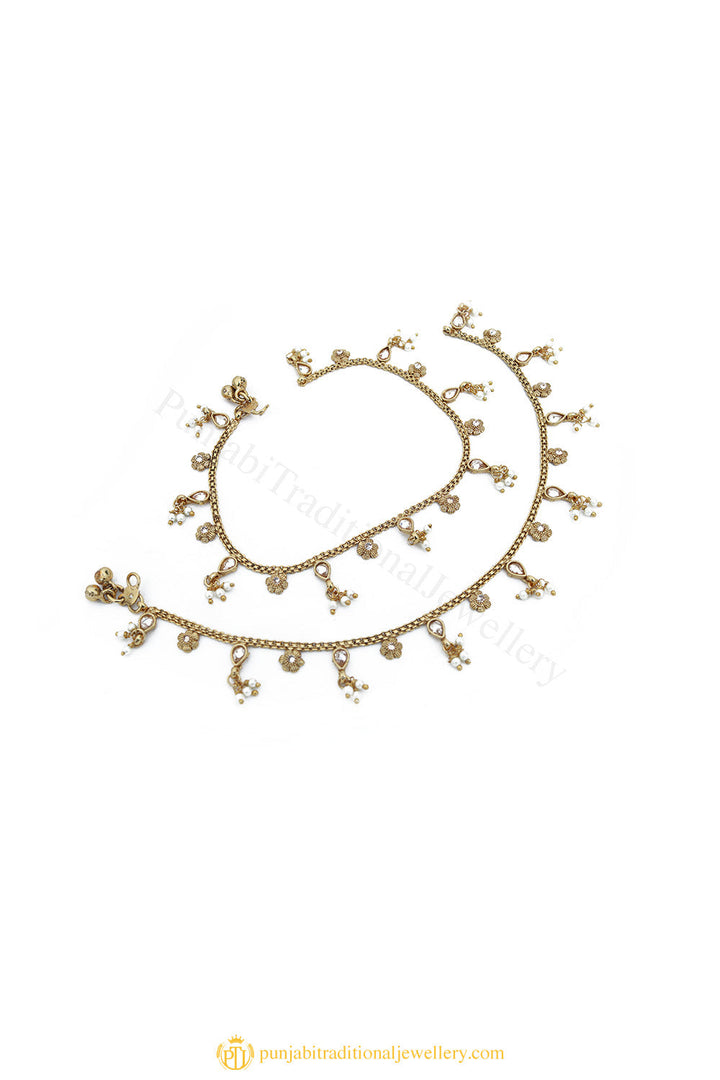 Gold Finished Payal by PTJ