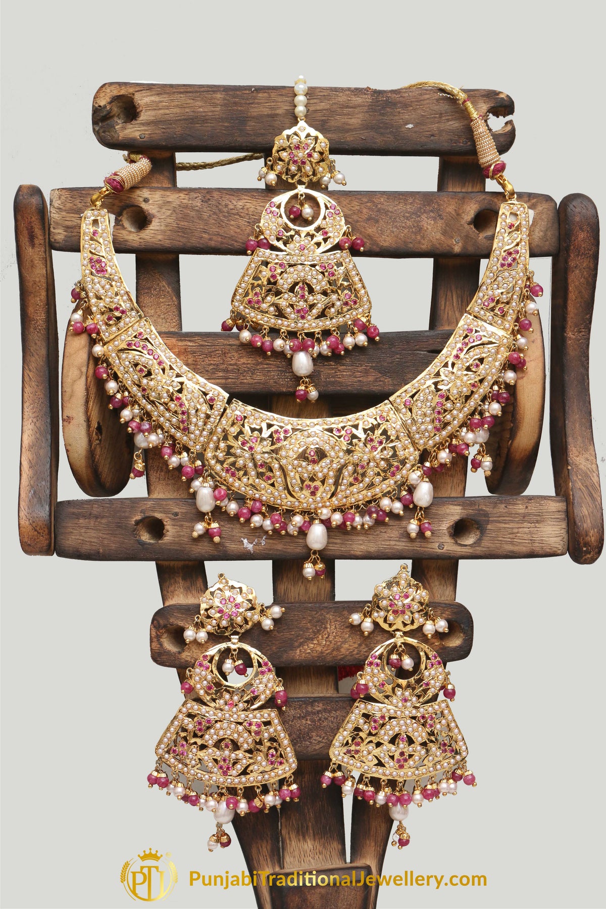 Red Jadau Pearl Necklace Set By Punjabi Taditional Jewellery