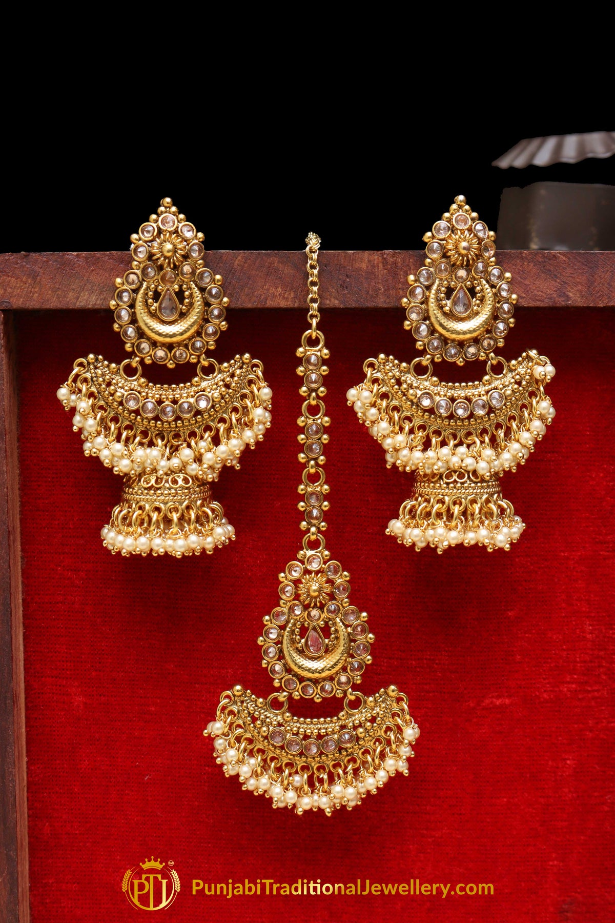 Antique Gold Champagne Stone Pearl Earring Tikka Set By Punjabi Traditional Jewellery