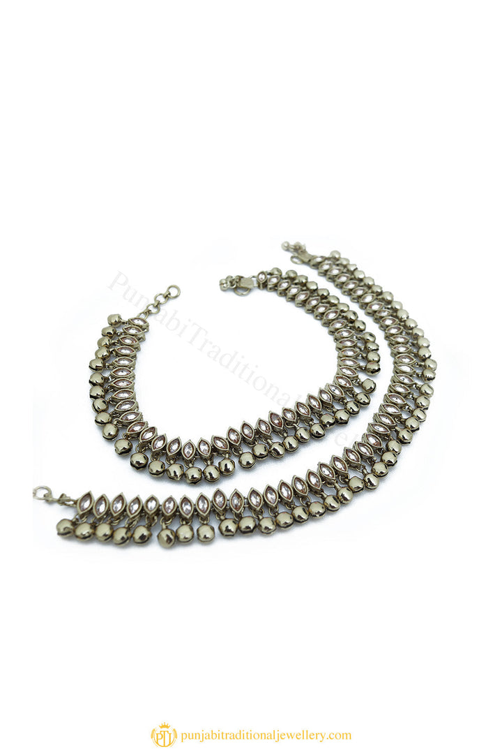 Gold Finished Payal by PTJ