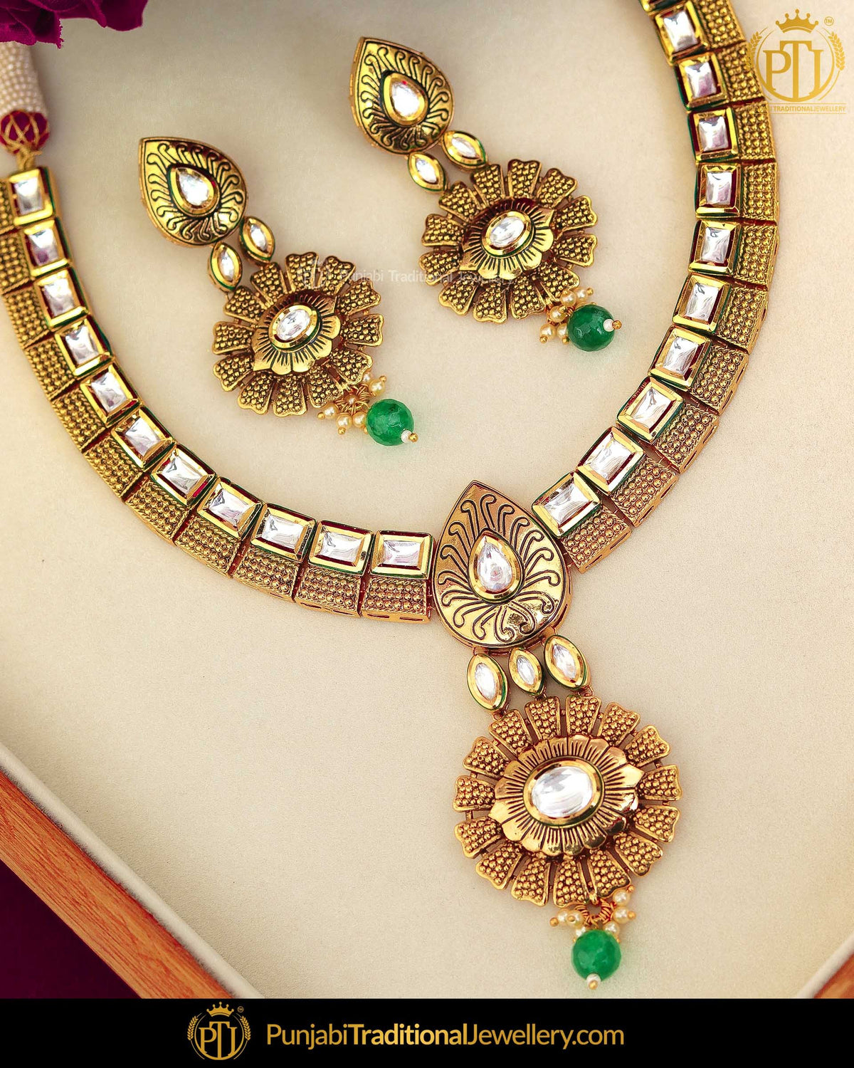 Antique Gold Finished Emerald Kundan Mugal Necklace Set | Punjabi Traditional Jewellery Exclusive