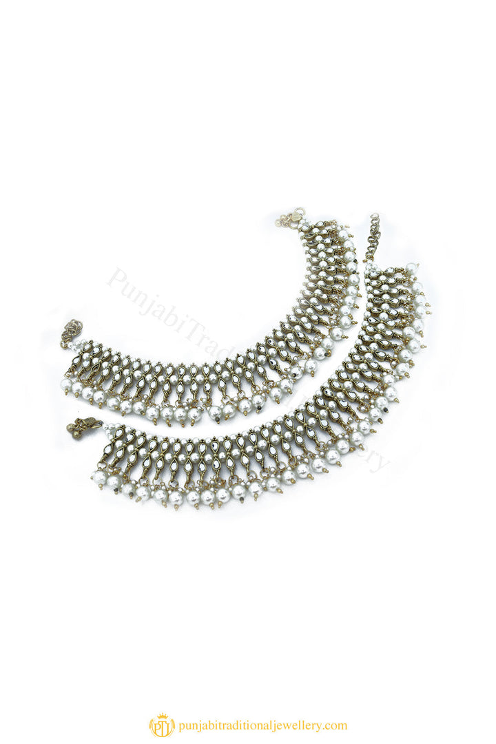 Gold Finished Payal by PTJ