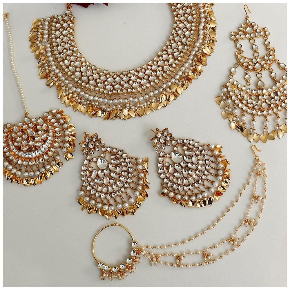 Gold Finished Emerald ChampagnGold finished Kundan Pippal Patti Necklace Set with paasa and nath | Punjabi Traditional Jewellery Exclusive