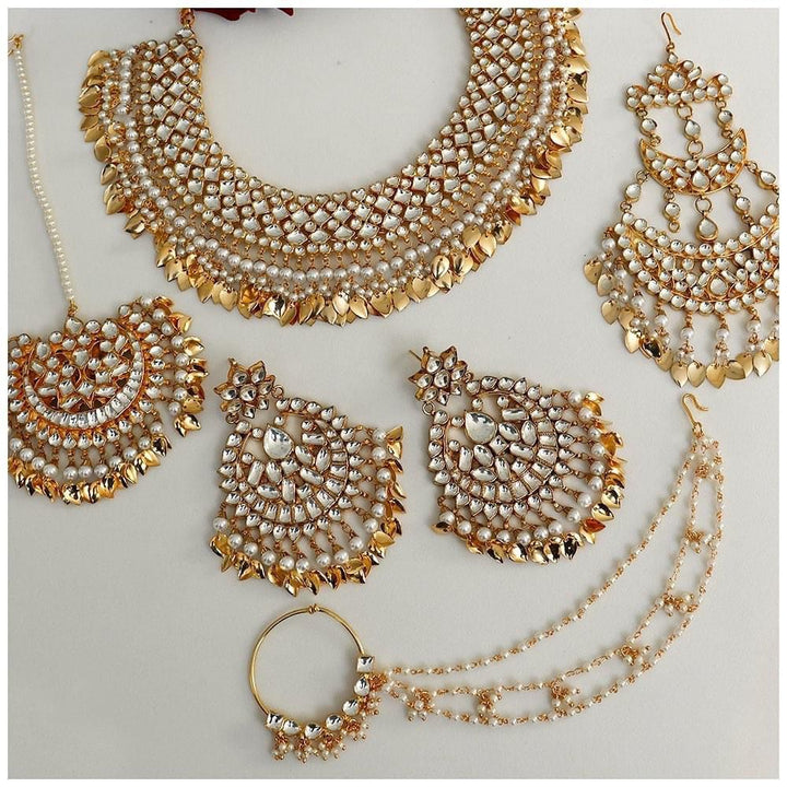 Gold Finished Emerald ChampagnGold finished Kundan Pippal Patti Necklace Set with paasa and nath | Punjabi Traditional Jewellery Exclusive